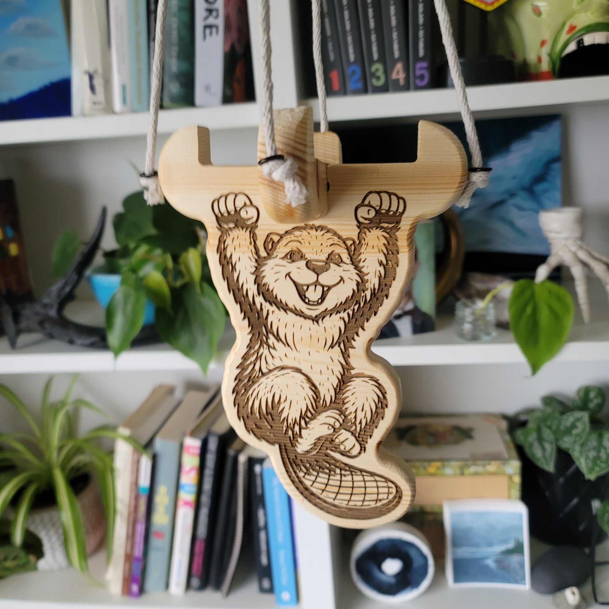 Hanging Beaver wooden plant holder