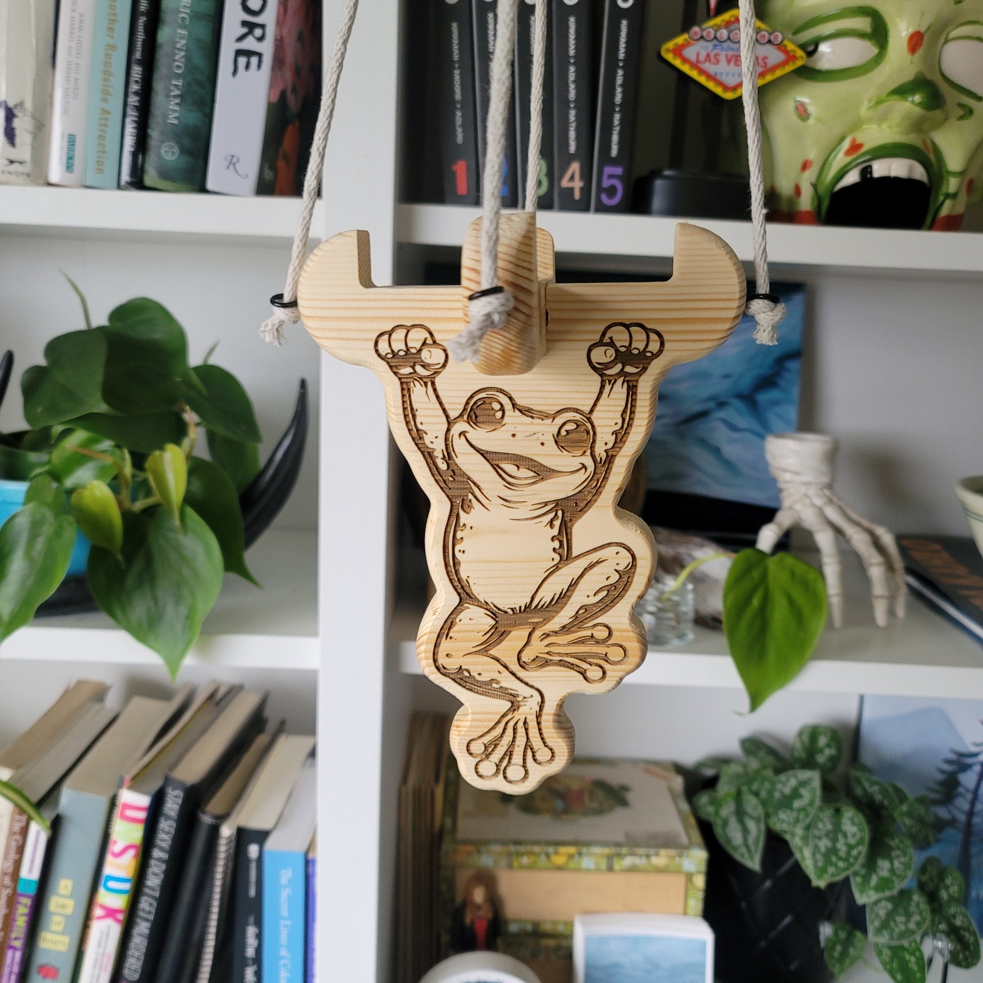 Hanging Frog wooden plant holder